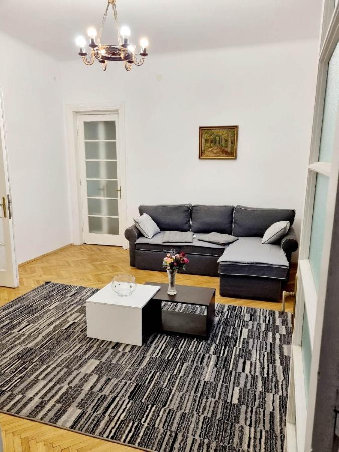 Cozy Apartment Near City Center Bucharest Exterior photo