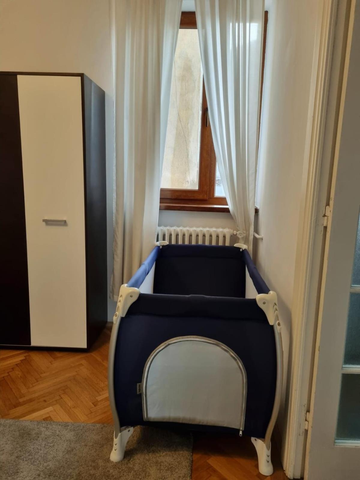Cozy Apartment Near City Center Bucharest Exterior photo