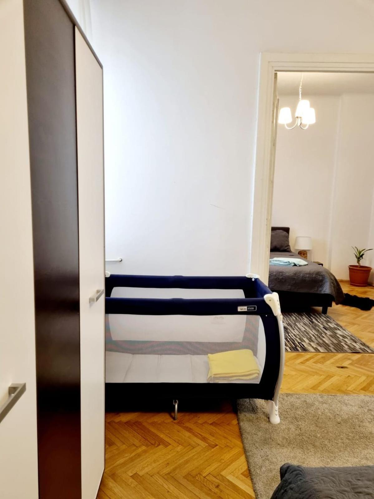 Cozy Apartment Near City Center Bucharest Exterior photo
